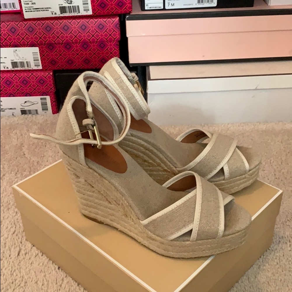 Juicy Couture Nude/ White Wedges